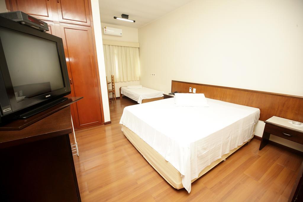 Galatas Central Hotel Patos de Minas Exterior photo